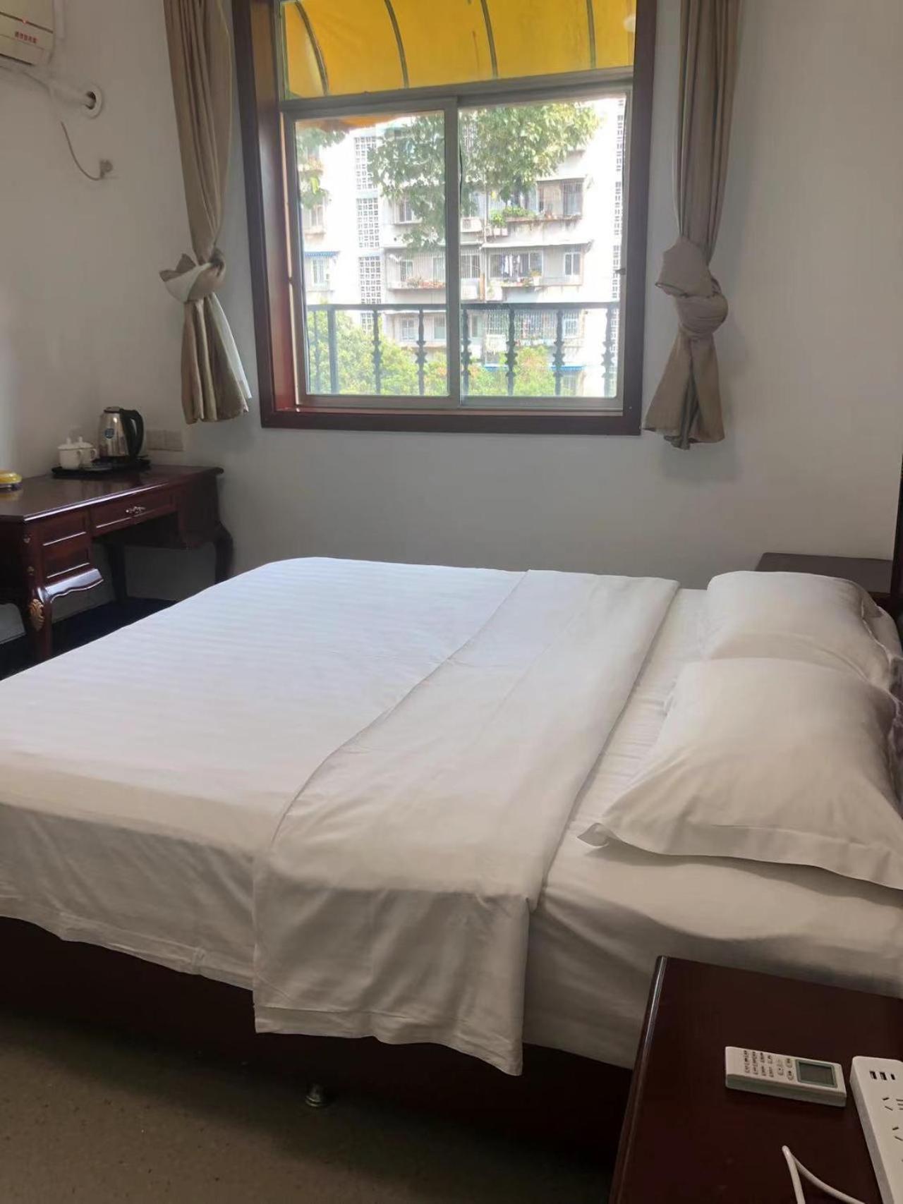 Chengdu Sichuan University Budget Hotel Exterior photo